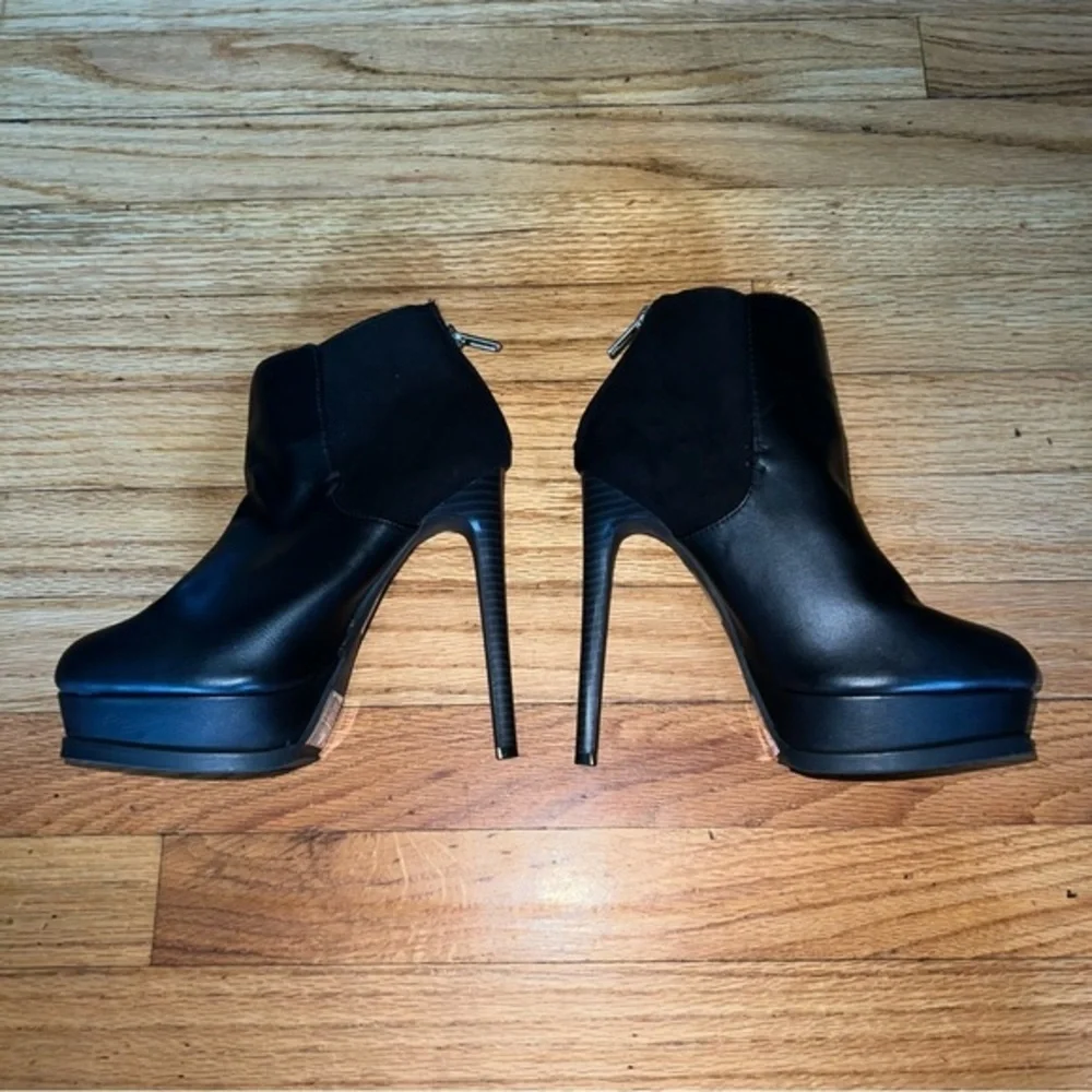 NWOT platform stiletto booties with zipper back